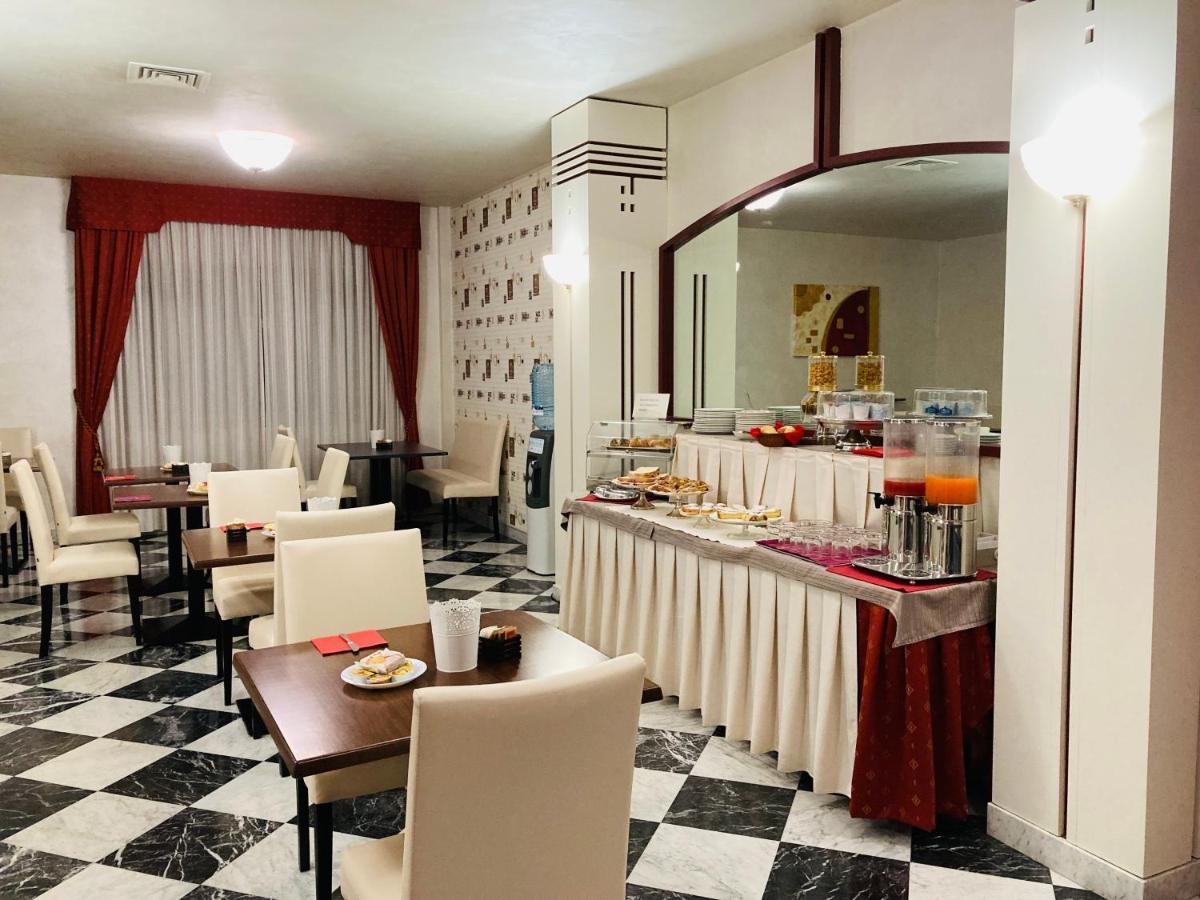 Hotel Master Albignasego Buitenkant foto