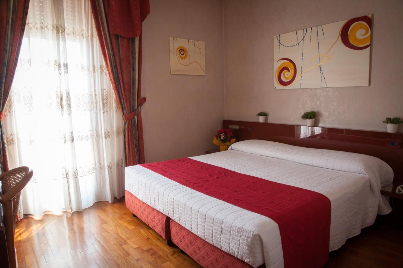 Hotel Master Albignasego Buitenkant foto