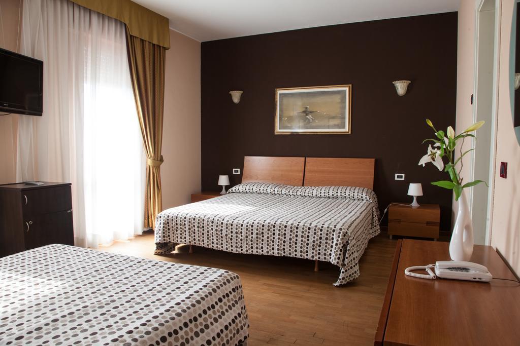 Hotel Master Albignasego Buitenkant foto